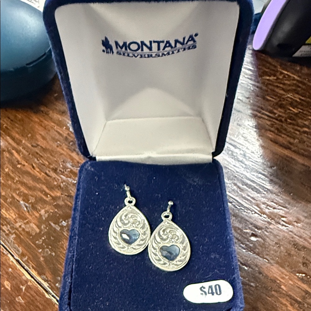 Montana Silversmiths Silver Teardrop Heart Dangle Earrings